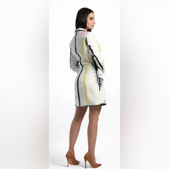 White Double-Breasted Artistic Trim Blazer - Picture 3 of 10